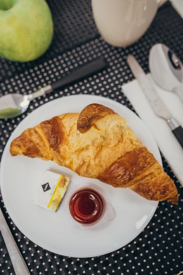 Rubo Hotel Sumen Kültér fotó